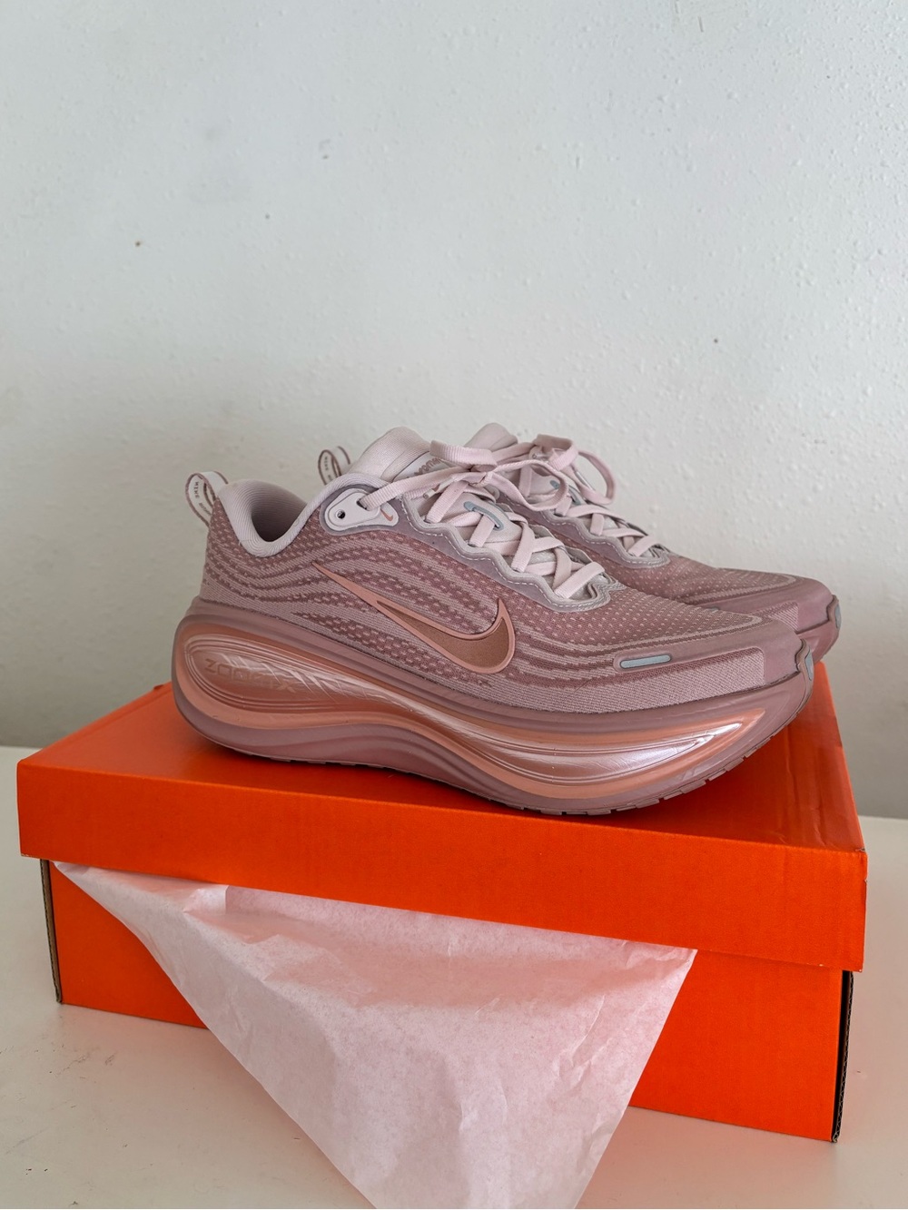Nike Vomero Plus Rose Gold